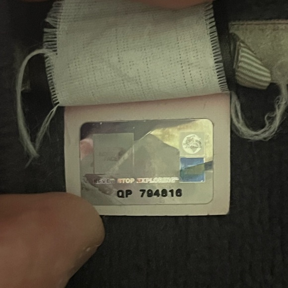 The North Face Woman’s Soft Shell Polyester XL Jacket - Picture 8 of 8